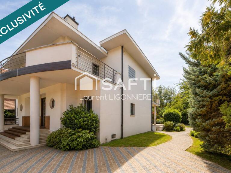 Villa d'architecte avec piscine intérieure de 320 m2 — photo 1