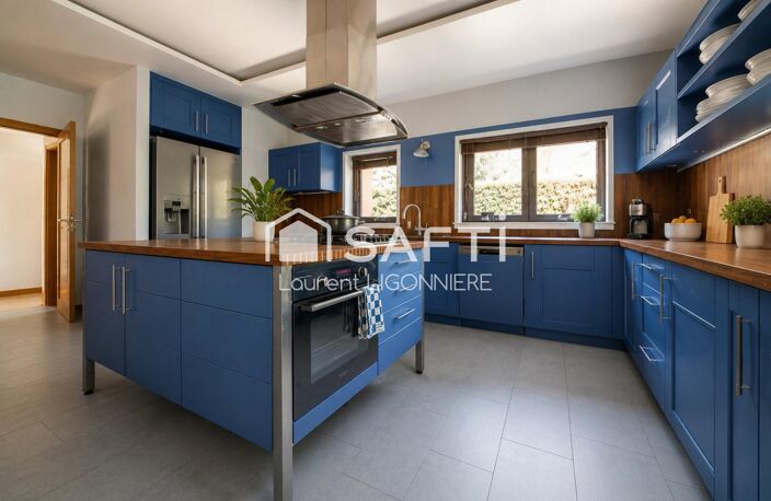 Villa d'architecte avec piscine intérieure de 320 m2 — photo 4
