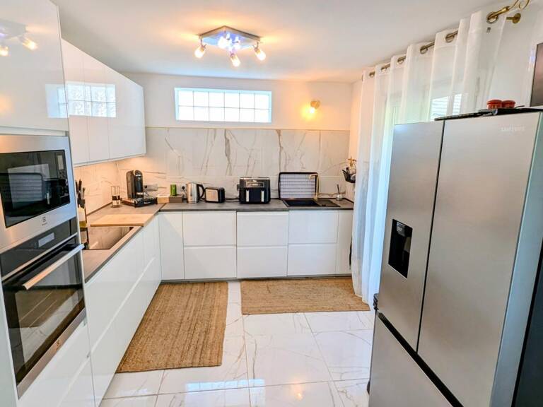 A Clichy-Sous-Bois (77500) Maison de 140 m²,  6 pièces  4 chambres  Terrain 400 m² — photo 1