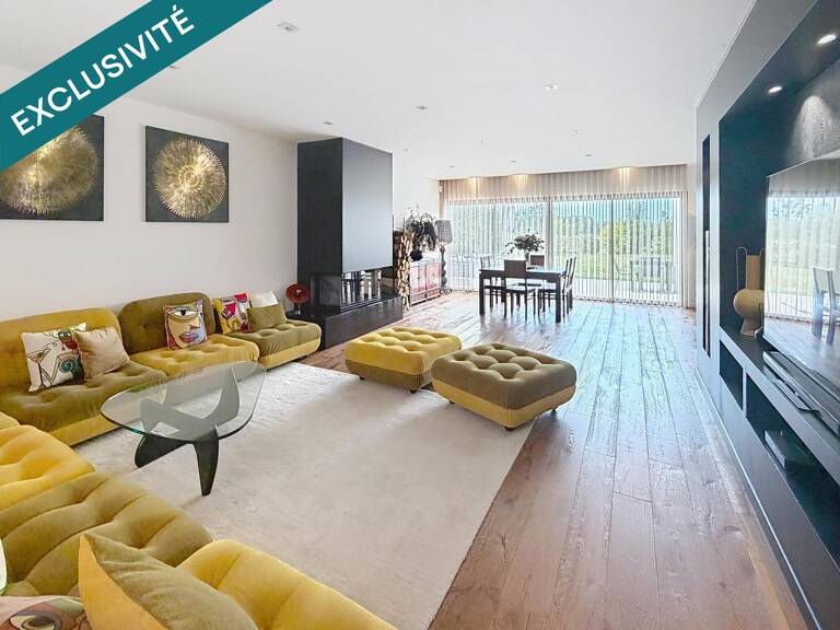 Propriété contemporaine avec piscine, jardin paysager et sous-sol aménagé — photo 1