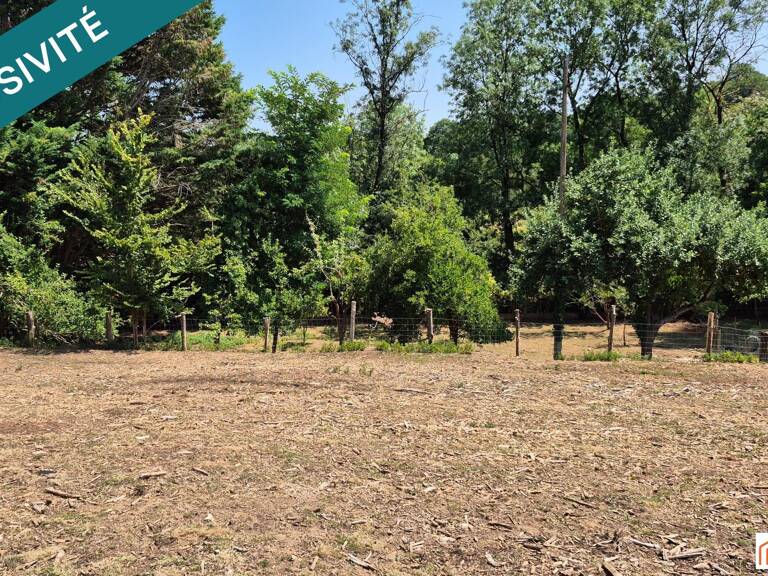 Terrain constructible de 909 m² — photo 1