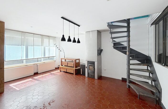 Maison de ville de caractère avec terrasse  Un esprit loft au cœur de Reims — photo 4