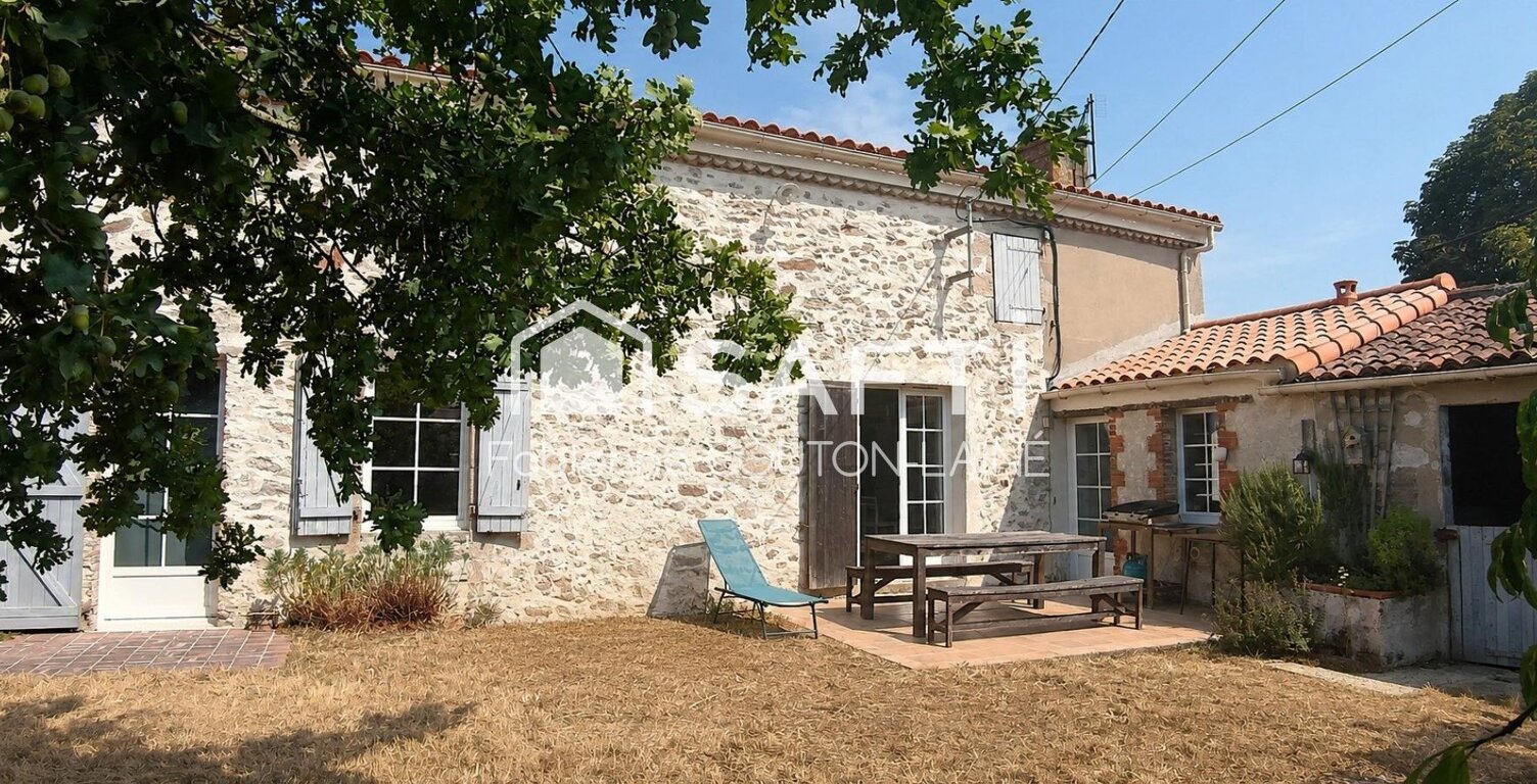A Aizenay, maison de caractère de 152 m² avec 5 ch — photo 1