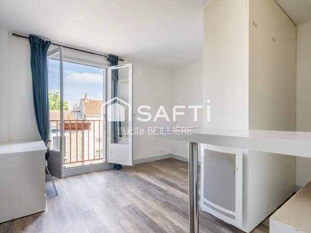 A Montreuil (93100)  Studio 20 m² avec parking, à 15 minutes à pied du métro Mairie de Montreuil — photo du bien