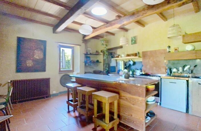 Une maison qui vous enveloppe dès les premiers pas — photo 2