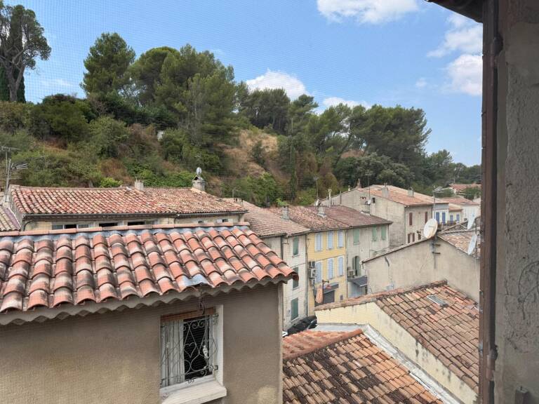 Maison de village 120 m2 avec garage et à potentiel — photo 1