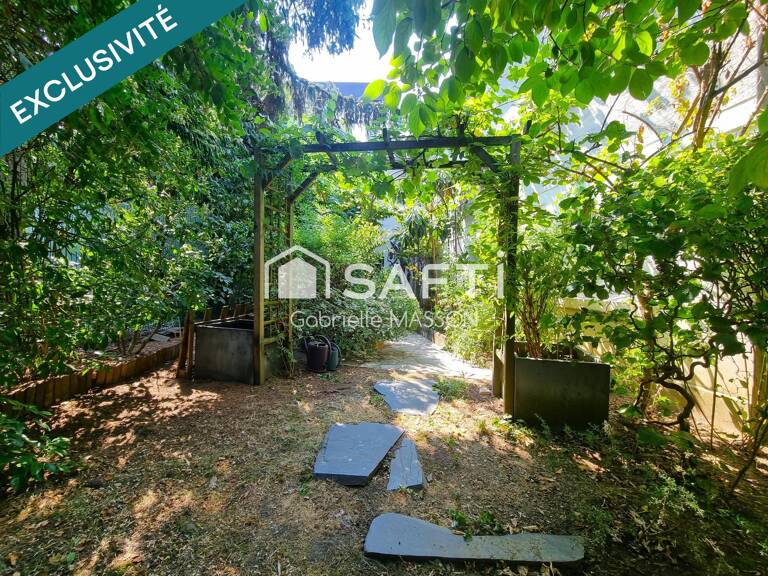 Pavillon avec jardin aux pieds du métro — photo 1