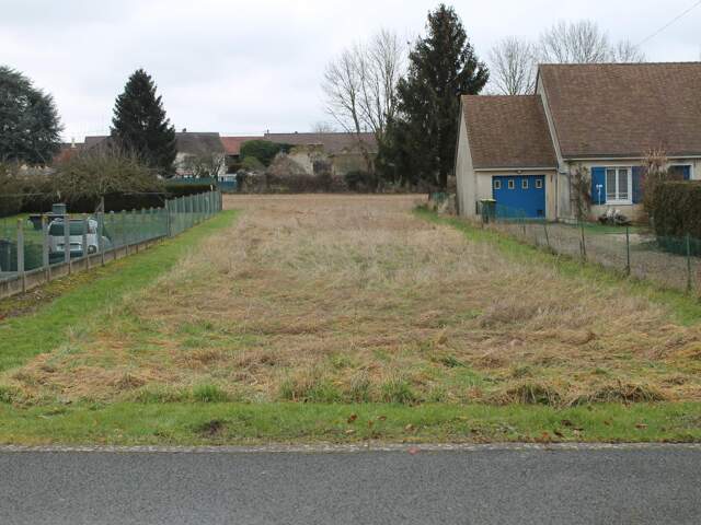 Parcelle de 820 m² - NOINTEL — photo du bien