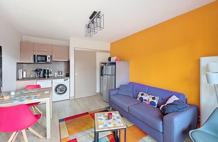 Très bel appartement entièrement rénové et vendu meublé dans résidence avec piscine — photo 4