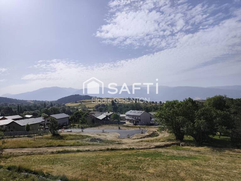 Terrain constructible 3 faces dans petit lotissement — photo 1