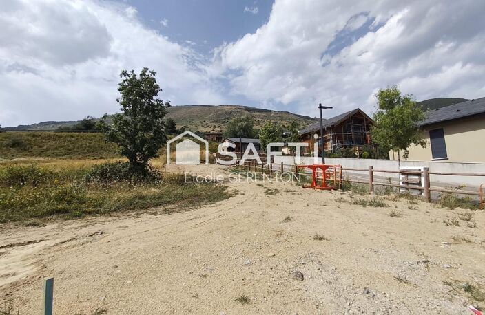 Terrain constructible 3 faces dans petit lotissement — photo 3