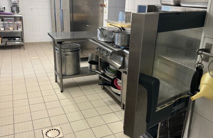 Bar-restaurant routier avec parkings PL — photo 3