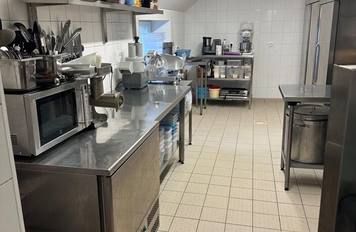 Bar-restaurant routier avec parkings PL — photo 4