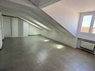 NICE RUE FONCET - GRAND STUDIO MANSARDE — photo 2