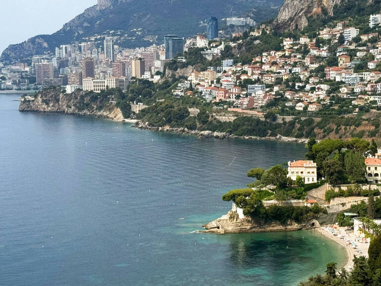 APPARTEMENT A RESTAURER - VUE MER MONACO - IMPRENABLE — photo 1