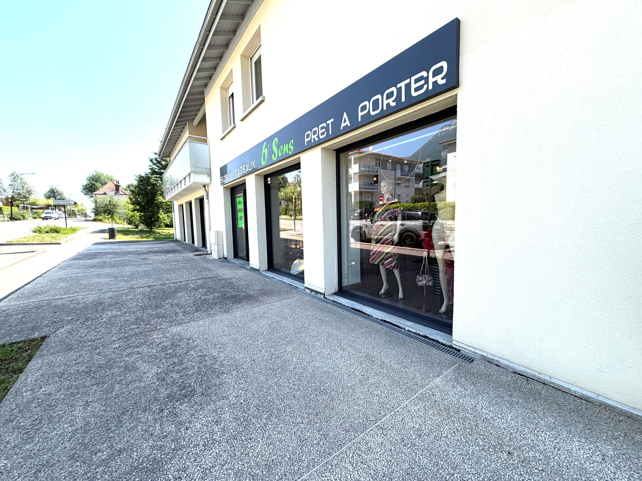 Local commercial  à vendre Saint-Ismier 38330