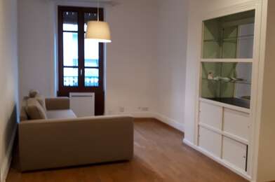 Appartement 2 pièces 858 €