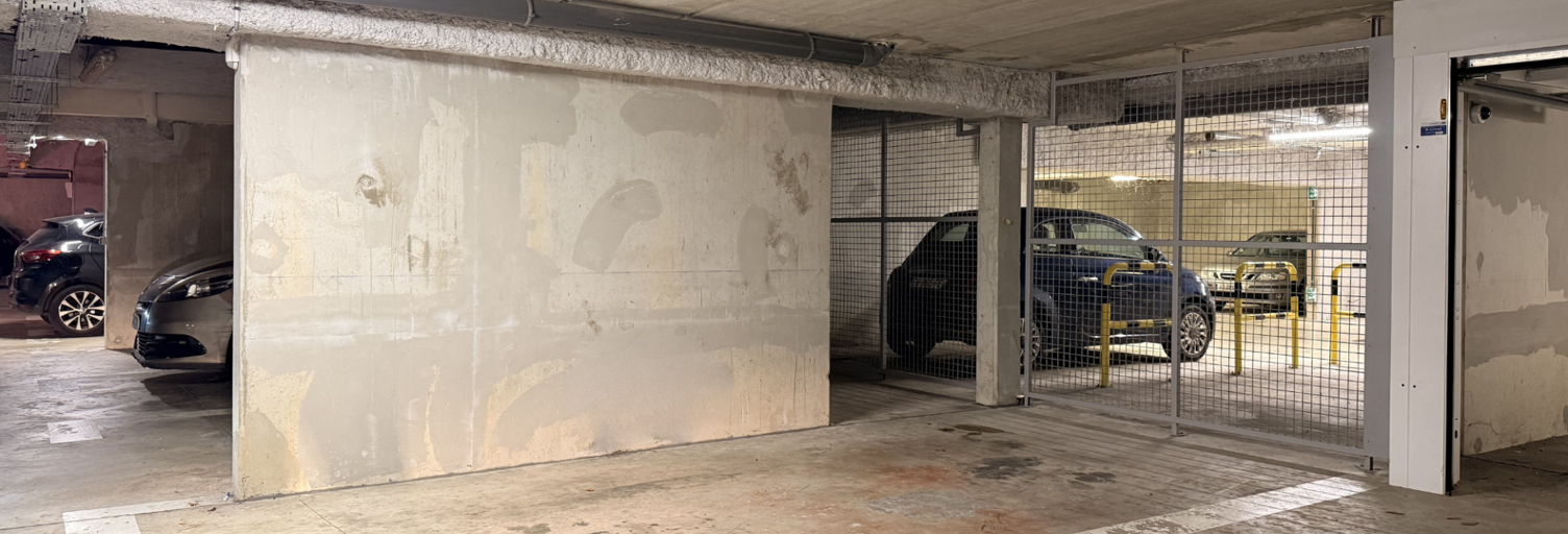 Garage  12 m² à vendre à Guyancourt (78280)