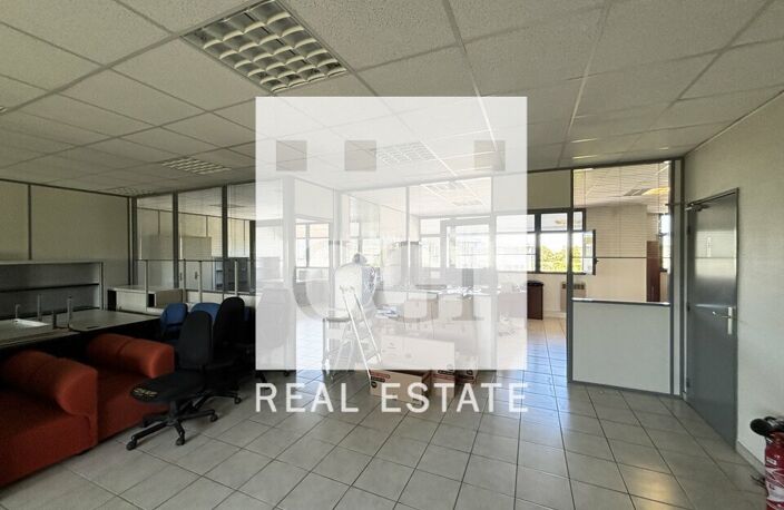 BUREAUX à LOUER — photo 2