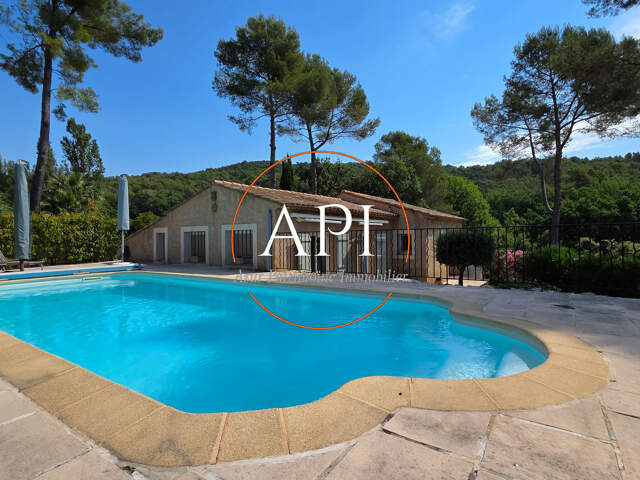 Maison avec piscine sur 1573m2 de terrain — photo du bien