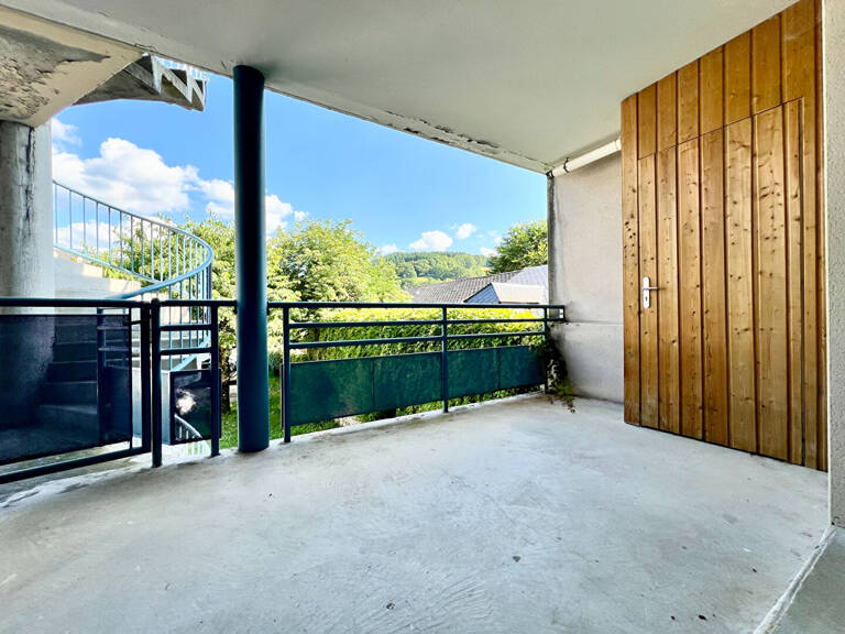 Appartement St GENIEZ d'OLT - Grand T2 de 52.65 m² avec une terrasse de 11 .70 m² — photo 1
