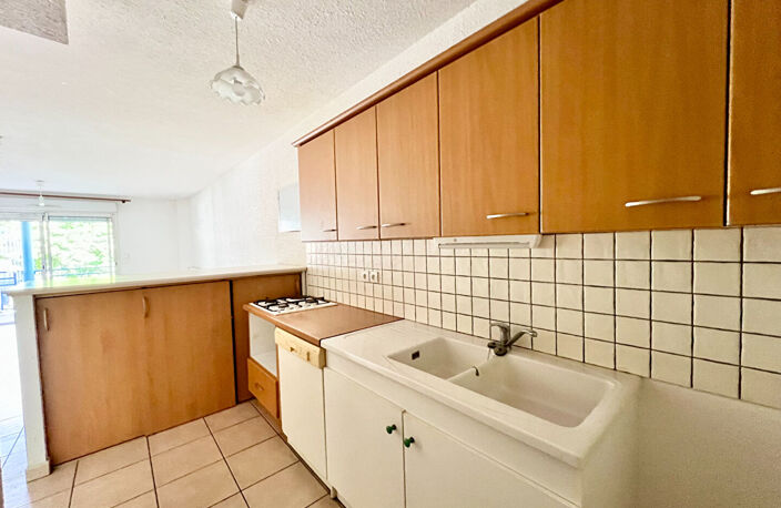 Appartement St GENIEZ d'OLT - Grand T2 de 52.65 m² avec une terrasse de 11 .70 m² — photo 4