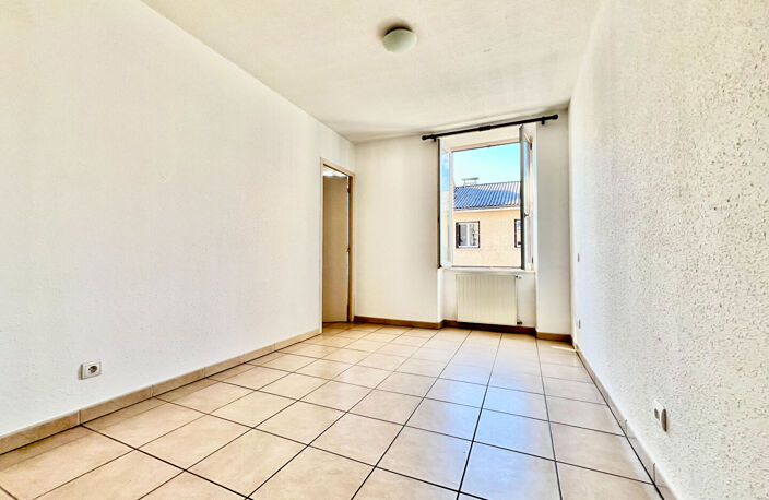 Appartement St GENIEZ d'OLT - Grand T2 de 52.65 m² avec une terrasse de 11 .70 m² — photo 5