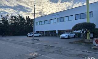 Commerce  380 m² à louer à Éguilles (13510)