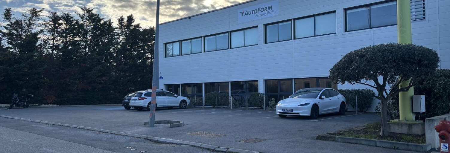 Commerce  380 m² à louer à Éguilles (13510)