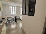 CASTELNAUDARY APPARTEMENT T1BIS No7 SECOND ÉTAGE REFAIT  A NEUF ENTIÈREMENT MEUBLE AVEC EAU/ELECTRICITÉ/BOX IN — photo 3