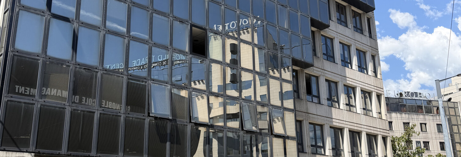 Bureau  107 m² à louer à Grenoble (38000)
