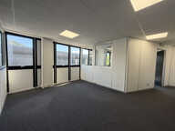 Bureaux 107 m2 — photo 2
