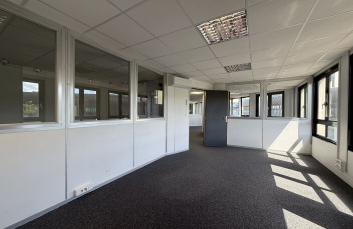 Bureaux 107 m2 — photo 5