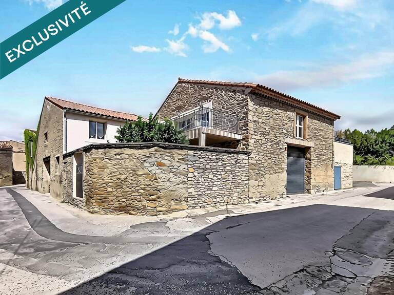 Belle propriété avec grands garages, dépendances et piscine couverte. — photo 1