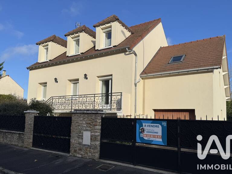 Vente Maison/villa 8 pièces — photo 1