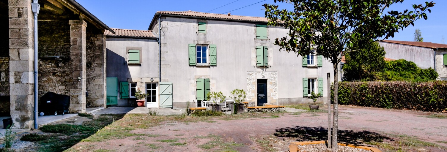 Maison 6 Pièces 242 m² à vendre à Cherveux (79410)