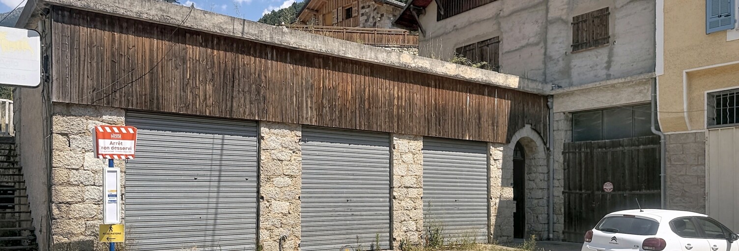 Immeuble  172 m² à vendre à Saint-Martin-Vésubie (06450)
