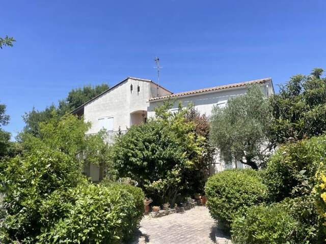 Villa de 6 pièces principales — photo du bien