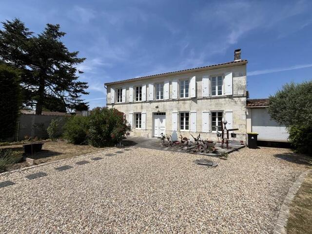 Maison proposé à Salignac-sur-Charente