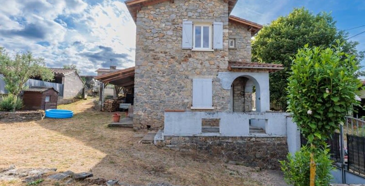 Maison en pierre de 5 pièces principales — photo 1