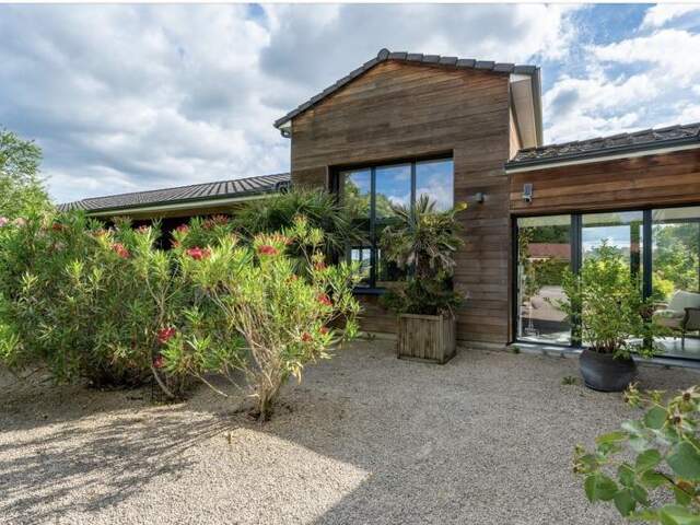 Villa de 8 pièces principales — photo du bien