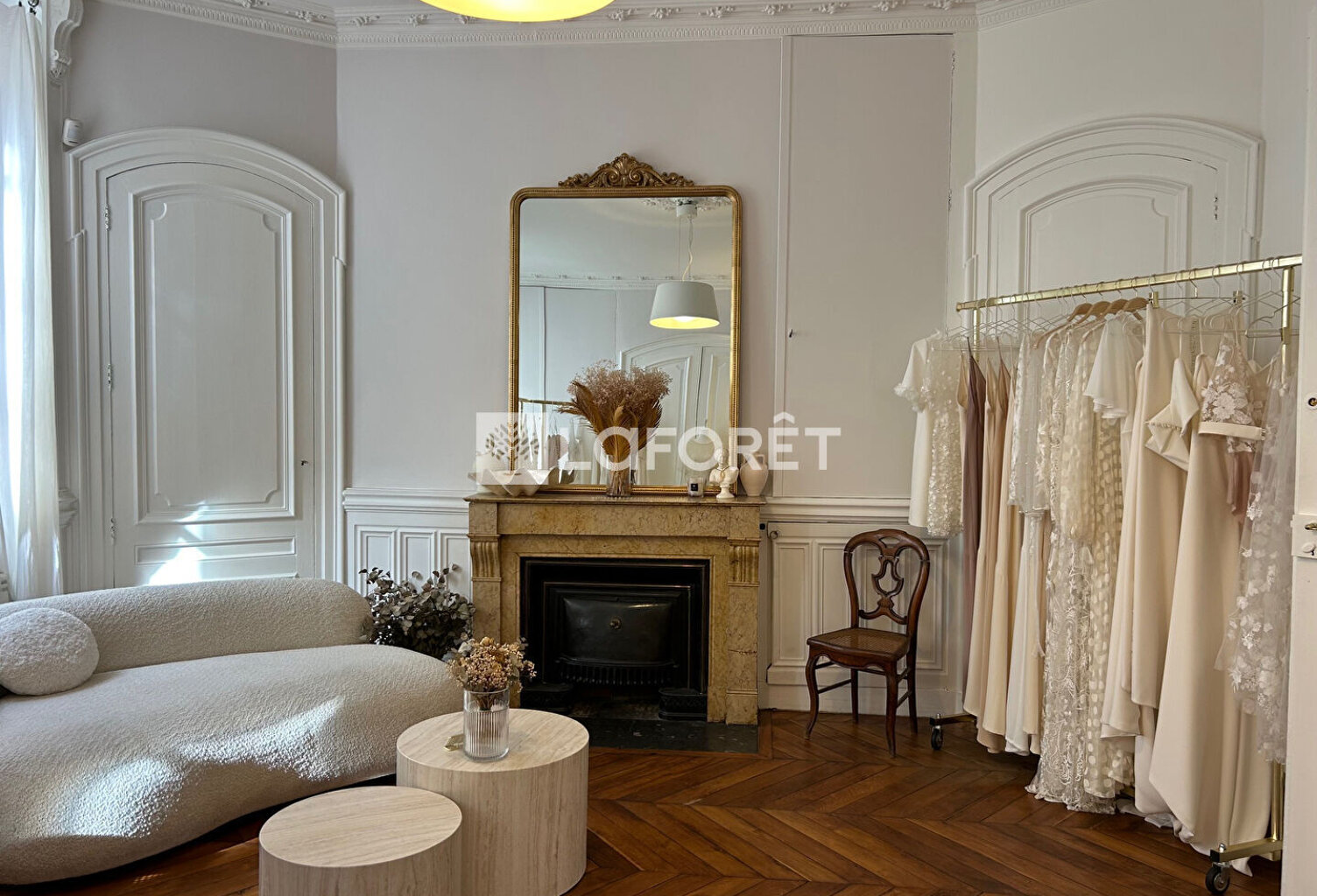 LOCAL PROFESSIONNEL PLACE DES CELESTINS 53,15 m² — photo 1