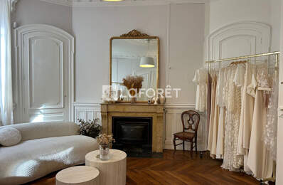 LOCAL PROFESSIONNEL PLACE DES CELESTINS 53,15 m² — photo du bien