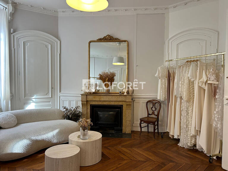 LOCAL PROFESSIONNEL PLACE DES CELESTINS 53,15 m² — photo 1