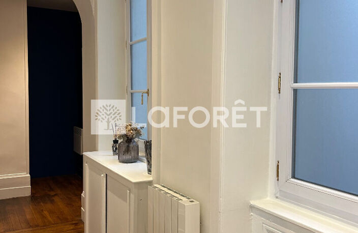 LOCAL PROFESSIONNEL PLACE DES CELESTINS 53,15 m² — photo 4