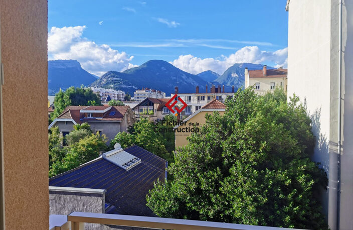 T4 au calme et belle vue montagnes Secteur Capuche / Rue Émi — photo 2