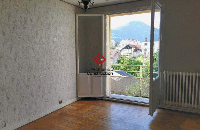 T4 au calme et belle vue montagnes Secteur Capuche / Rue Émi — photo 4
