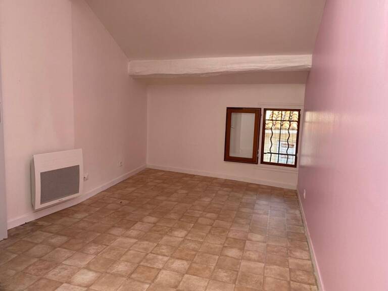 Appartement Riez 3 pièces (64.82 m²), 3ème étage, centre village — photo 1