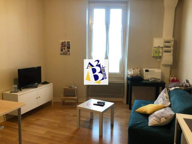 ANGOULEME HYPER CENTRE APPT T2 — photo du bien