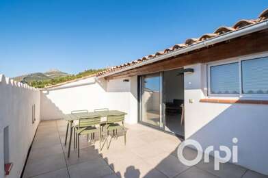 Appartement 2 pièces 896 €